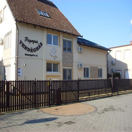 Pegazus Vendeghaz Hotel Hajduszoboszlo Luaran gambar